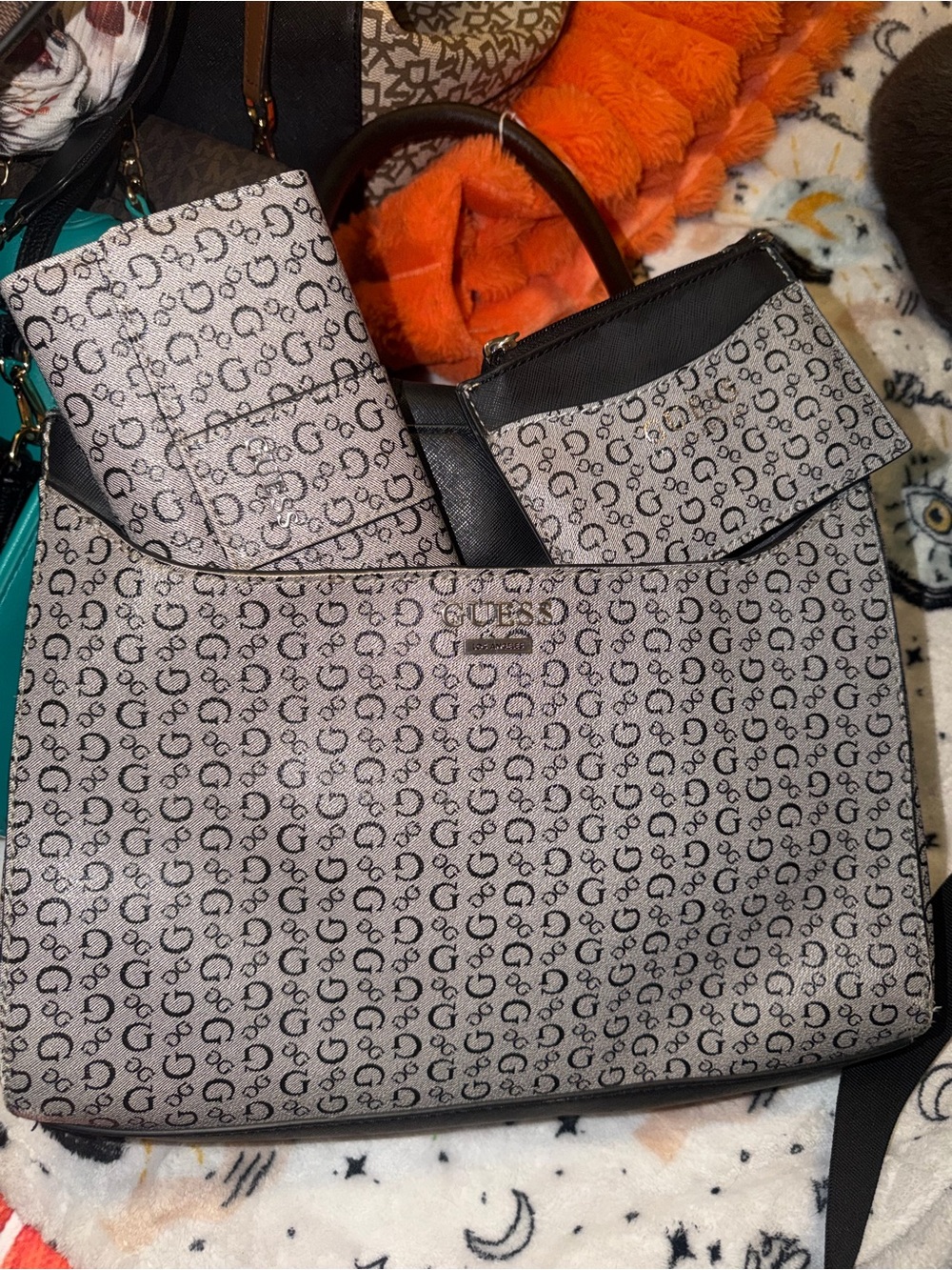 GUESS Beige and Black Logo Print purse, wallet, with Matching Pouch - Picture 1 of 3